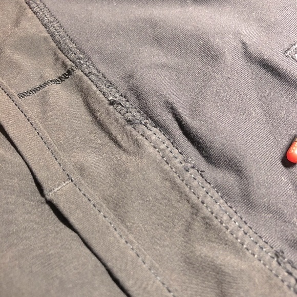 Lululemon Black Speed Up Shorts Size 8 - Picture 8 of 8